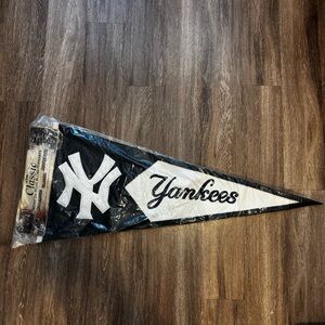NWT New York Yankees Pennant